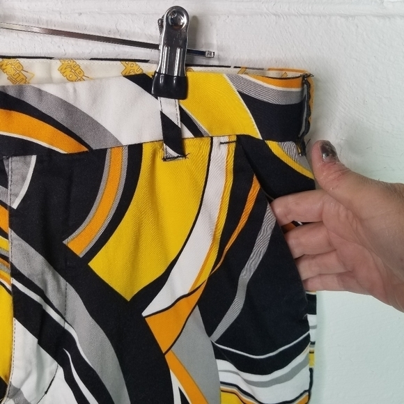 Loudmouth Swirls Gone Wild geo printed golf Bermuda shorts - Picture 9 of 9